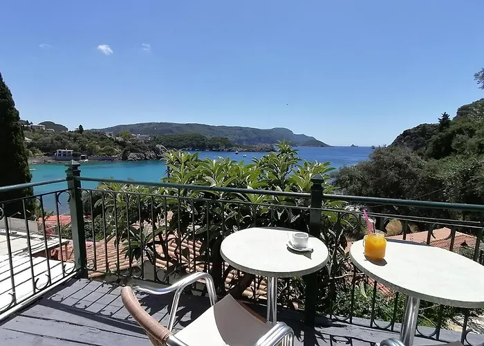 アパート George Michalas